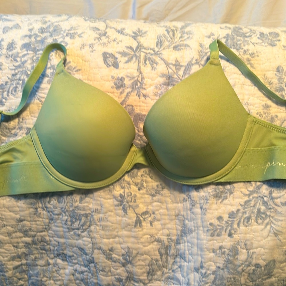 Pink Wear Everywhere Push up Bra 34A. Unworn condition without tags.
